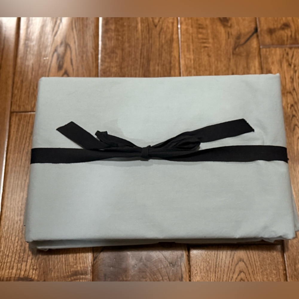 NEW West Elm Organic Washed Cotton Percale Flat Sheet, King. Arctic Blue.